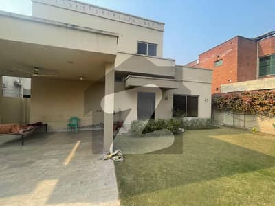 ڈی ایچ اے فیز 5 - بلاک کے فیز 5,ڈیفنس (ڈی ایچ اے),لاہور میں 4 کمروں کا 1 کنال مکان 7.75 کروڑ میں برائے فروخت۔