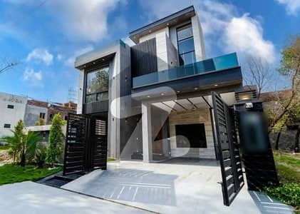 ڈی ایچ اے فیز 1 - بلاک این فیز 1,ڈیفنس (ڈی ایچ اے),لاہور میں 6 کمروں کا 10 مرلہ مکان 6.75 کروڑ میں برائے فروخت۔