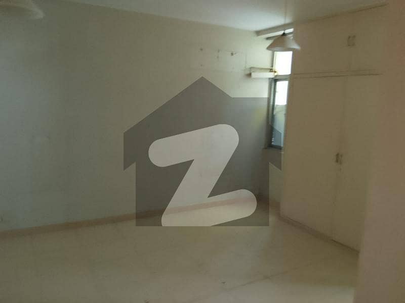 Askari II, 1st Floor 3 Bedded Askari II, 1st Floor 3 Bedded