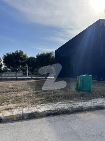 بحریہ ٹاؤن فیز 8 ۔ بلاک سی بحریہ ٹاؤن فیز 8,بحریہ ٹاؤن راولپنڈی,راولپنڈی میں 10 مرلہ رہائشی پلاٹ 1.45 کروڑ میں برائے فروخت۔