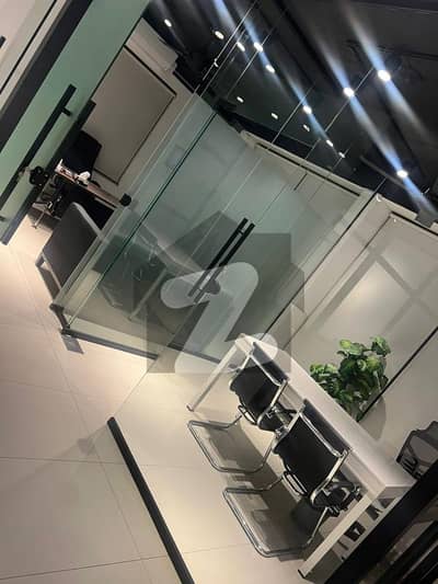 گلبرگ لاہور میں 2 کنال عمارت 8.0 لاکھ میں کرایہ پر دستیاب ہے۔