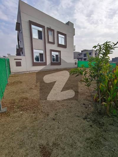 بحریہ ٹاؤن فیز 8 ۔ بلاک ایم بحریہ ٹاؤن فیز 8,بحریہ ٹاؤن راولپنڈی,راولپنڈی میں 4 کمروں کا 12 مرلہ مکان 2.75 کروڑ میں برائے فروخت۔