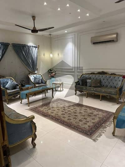 ڈی ایچ اے فیز 4 ڈی ایچ اے ڈیفینس,کراچی میں 6 کمروں کا 12 مرلہ مکان 10.5 کروڑ میں برائے فروخت۔