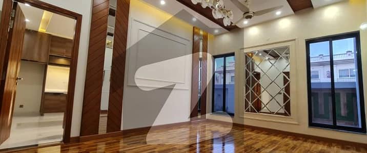 1 Kanal House For Sale