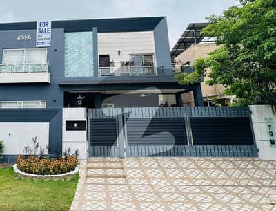 ڈی ایچ اے فیز 8 ڈیفنس (ڈی ایچ اے),لاہور میں 5 کمروں کا 1 کنال مکان 8.85 کروڑ میں برائے فروخت۔ ڈی ایچ اے فیز 8 ڈیفنس (ڈی ایچ اے),لاہور میں 5 کمروں کا 1 کنال مکان 8.85 کروڑ میں برائے فروخت۔