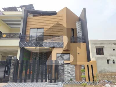 ایس اے گارڈنز فیز 2 ایس اے گارڈنز,جی ٹی روڈ,لاہور میں 4 کمروں کا 5 مرلہ مکان 1.55 کروڑ میں برائے فروخت۔