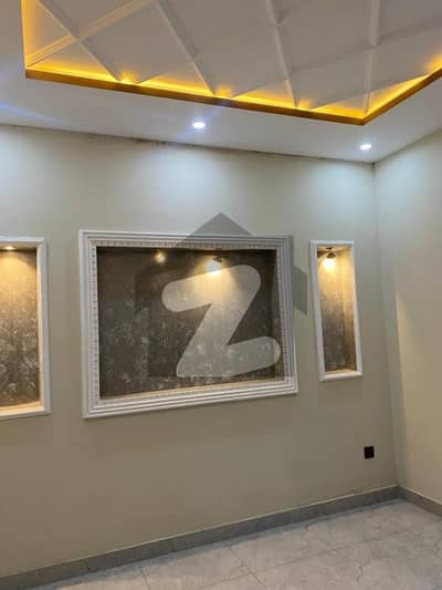 خیابانِ امین ۔ بلاک ایل خیابانِ امین,لاہور میں 3 کمروں کا 5 مرلہ مکان 1.95 کروڑ میں برائے فروخت۔