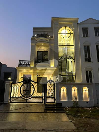 10 Marla Classic Brand New Dream House Near To Park Near To Lake City Mall Available For Sale 10 Marla Classic Brand New Dream House Near To Park Near To Lake City Mall Available For Sale