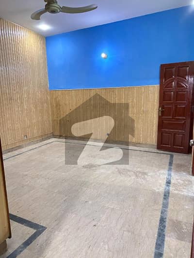 10 Marla Ground Protion available for Rent