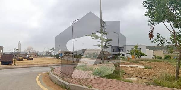 250sq yd plot in Precicnt-8 FOR SALE. Most developing precicnt of BTK near Bahria Heights and Grand Mosque