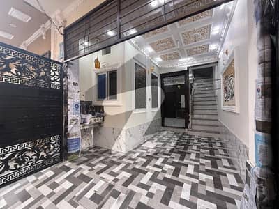 مرغزار آفیسرز کالونی لاہور میں 4 کمروں کا 3 مرلہ مکان 1.35 کروڑ میں برائے فروخت۔