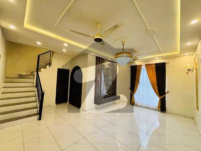 سٹی ہاؤسنگ سوسائٹی گوجرانوالہ میں 5 کمروں کا 10 مرلہ مکان 1.1 لاکھ میں کرایہ پر دستیاب ہے۔