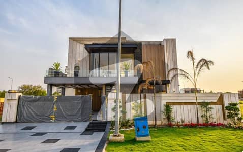 20 MARLA ELEGANT AND FULLY MAINTAINED SUPER HOT LOCATED BRAND NEW BUNGALOW IS AVAILABLE IN THE BEST BLOCK OF DHA LAHORE.