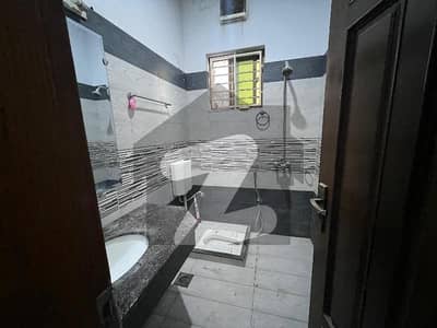 جی ۔ 13 اسلام آباد میں 3 کمروں کا 10 مرلہ زیریں پورشن 1.0 لاکھ میں کرایہ پر دستیاب ہے۔