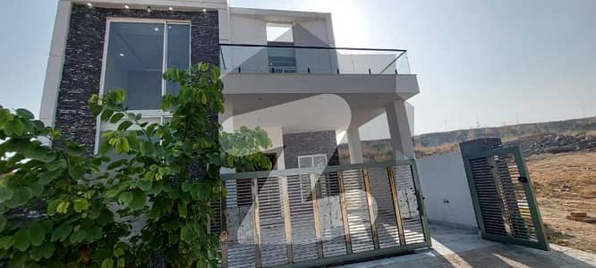 ڈی ایچ اے فیز 5 - سیکٹر ڈی ڈی ایچ اے ڈیفینس فیز 5,ڈی ایچ اے ڈیفینس,اسلام آباد میں 5 کمروں کا 10 مرلہ مکان 6.5 کروڑ میں برائے فروخت۔