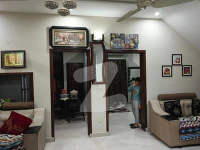 کینال گارڈن ۔ بلاک اے کینال گارڈن,لاہور میں 4 کمروں کا 5 مرلہ مکان 2.1 کروڑ میں برائے فروخت۔