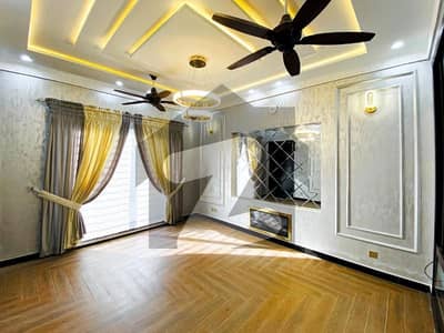 10 Marla Luxury Lower Portion for RENT Bahria Town Lahore