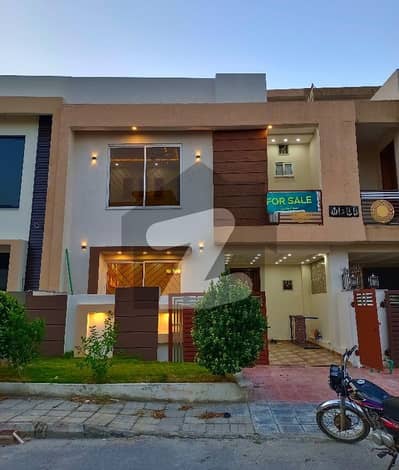 بحریہ ٹاؤن فیز 8 ۔ بلاک ایم بحریہ ٹاؤن فیز 8,بحریہ ٹاؤن راولپنڈی,راولپنڈی میں 3 کمروں کا 5 مرلہ مکان 1.95 کروڑ میں برائے فروخت۔ بحریہ ٹاؤن فیز 8 ۔ بلاک ایم بحریہ ٹاؤن فیز 8,بحریہ ٹاؤن راولپنڈی,راولپنڈی میں 3 کمروں کا 5 مرلہ مکان 1.95 کروڑ میں برائے فروخت۔