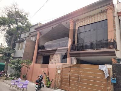 فیصل ٹاؤن لاہور میں 5 کمروں کا 10 مرلہ مکان 4.1 کروڑ میں برائے فروخت۔