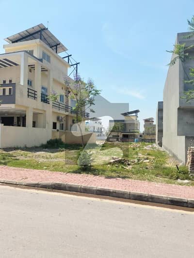 بحریہ انکلیو - سیکٹر سی 2 بحریہ انکلیو,بحریہ ٹاؤن,اسلام آباد میں 10 مرلہ رہائشی پلاٹ 1.85 کروڑ میں برائے فروخت۔