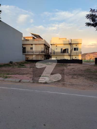 بحریہ انکلیو - سیکٹر سی 1 بحریہ انکلیو,بحریہ ٹاؤن,اسلام آباد میں 10 مرلہ رہائشی پلاٹ 1.65 کروڑ میں برائے فروخت۔