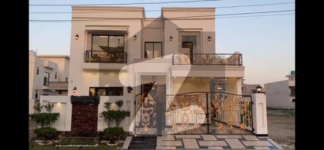 10 marla 1.5 story house available for sale