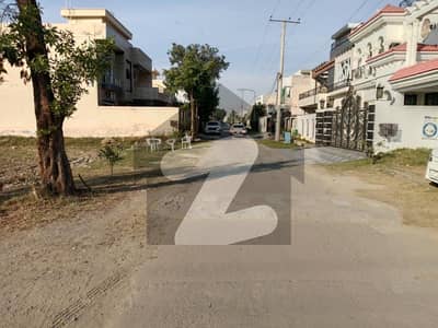 CORNER FACING PARK PLOT FOR SALE / 1 KANAL CORNER PLOT FOR SALE / TIP PH2 18 MARLA PLOT FOR SALE