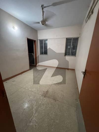 investor rate builder condition prime location 2bed dd in gulshan iqbal block 5 noman center