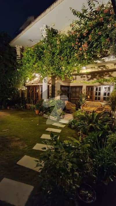 12 Marla Elegant House with Separate 7.5 Marla Commercial Plot for Sale