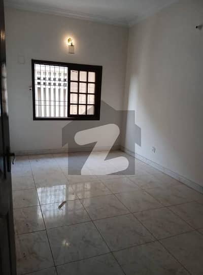 Three Bad D D On First Floor Near Anda Mor