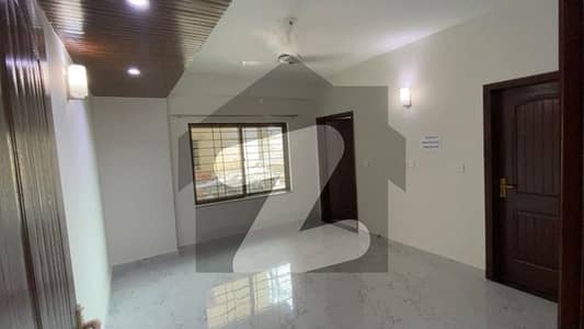 عسکری 11 ۔ سیکٹر بی اپارٹمنٹس عسکری 11,عسکری,لاہور میں 3 کمروں کا 10 مرلہ فلیٹ 3.1 کروڑ میں برائے فروخت۔