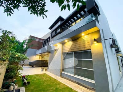 بحریہ ٹاؤن غوری بلاک بحریہ ٹاؤن سیکٹر B,بحریہ ٹاؤن,لاہور میں 5 کمروں کا 1 کنال مکان 7.5 کروڑ میں برائے فروخت۔