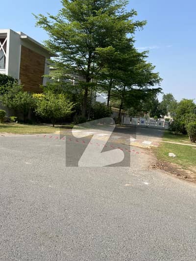 ڈی ایچ اے فیز 8 سابقہ ​​پارک ویو ڈی ایچ اے فیز 8,ڈی ایچ اے ڈیفینس,لاہور میں 6 کنال رہائشی پلاٹ 33.0 کروڑ میں برائے فروخت۔