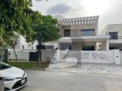 ڈی ایچ اے ڈیفینس فیز 1 ڈی ایچ اے ڈیفینس,اسلام آباد میں 6 کمروں کا 1 کنال مکان 9.7 کروڑ میں برائے فروخت۔