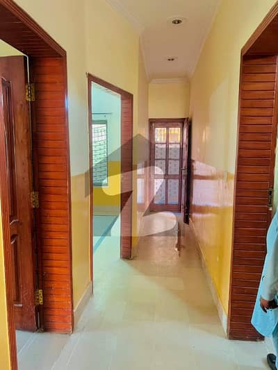 جی ۔ 13 اسلام آباد میں 3 کمروں کا 10 مرلہ بالائی پورشن 1.2 لاکھ میں کرایہ پر دستیاب ہے۔