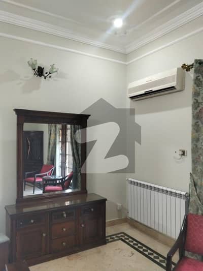 ایف ۔ 11 اسلام آباد میں 3 کمروں کا 1 کنال بالائی پورشن 2.9 لاکھ میں کرایہ پر دستیاب ہے۔