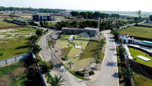 لی گرینز لگژری فارم ہاؤس سوسائٹی بیدیاں روڈ,لاہور میں 8 کنال رہائشی پلاٹ 2.4 کروڑ میں برائے فروخت۔