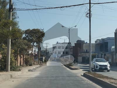 کینال گارڈن کینال روڈ,رحیم یار خان میں 9 مرلہ رہائشی پلاٹ 85.0 لاکھ میں برائے فروخت۔