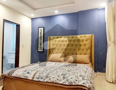 Flat For Grabs In 400 Square Feet Lahore