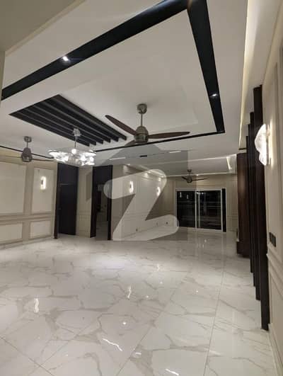 Prime Location 3250 Square Feet Flat Ideally Situated In Tipu Sultan Road
