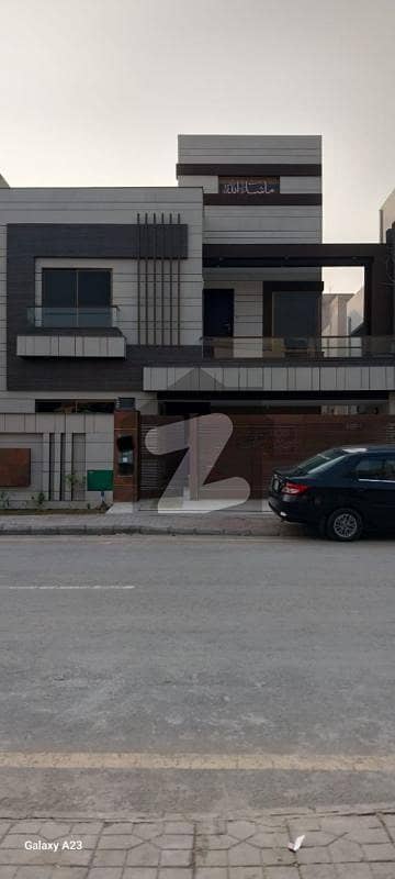 10 Marla Residential House For Sale In Johar Block, Nearby Commercial Market, School, Mosque and Health Care Canter