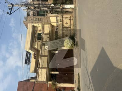 مجاہد ٹاؤن ملتان میں 6 کمروں کا 11 مرلہ مکان 3.7 کروڑ میں برائے فروخت۔