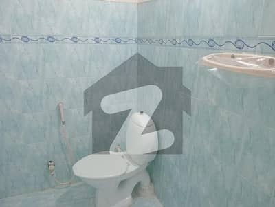 پی ای سی ایچ ایس بلاک 6 پی ای سی ایچ ایس,جمشید ٹاؤن,کراچی میں 3 کمروں کا 4 مرلہ فلیٹ 1.6 کروڑ میں برائے فروخت۔