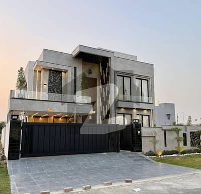 ڈی ایچ اے فیز 6 ڈیفنس (ڈی ایچ اے),لاہور میں 5 کمروں کا 1 کنال مکان 2.95 لاکھ میں کرایہ پر دستیاب ہے۔