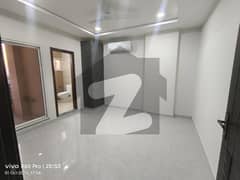 Royal Mall Two Bedroom With Servant Quarter 7th Floor Avenue Facing