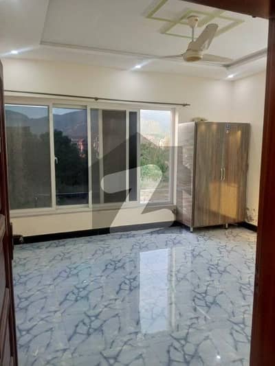 10 Marla Full House For Rent