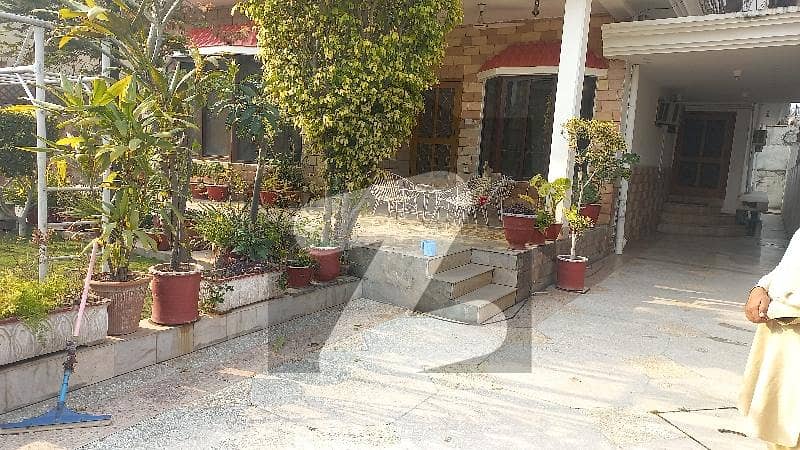 F11 666sy Well Furnished independent Ground Portion F11 666sy Well Furnished independent Ground Portion