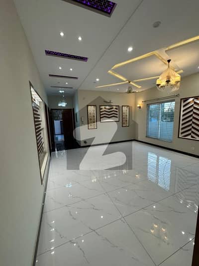 10 Marla Brand New Condition House For Sale