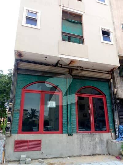 Prime Location Shop Of 850 Square Feet Is Available For rent