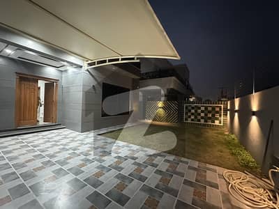 1 kanal brand new Luxury house for sale